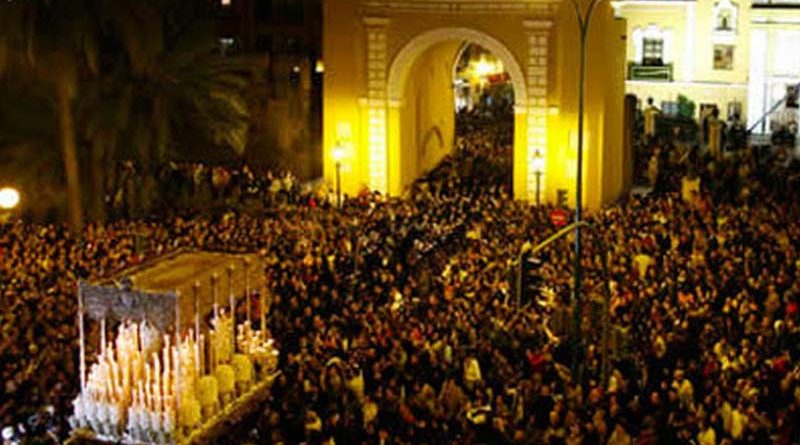 Sevilla celebrará "la madrugá", alegando que es de noche y el virus está dormido